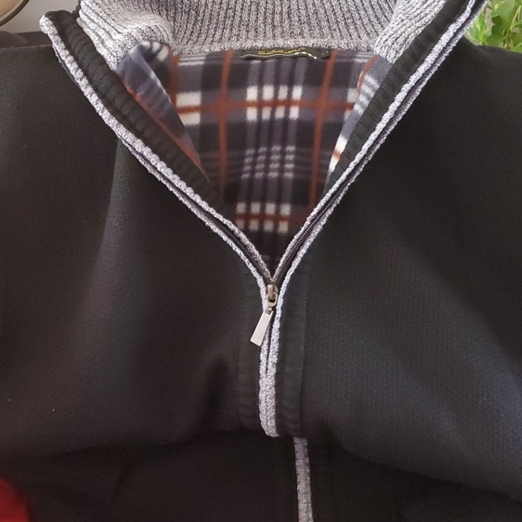 Black zip cable sweater with grey trimmed lined - Picture 3 of 4